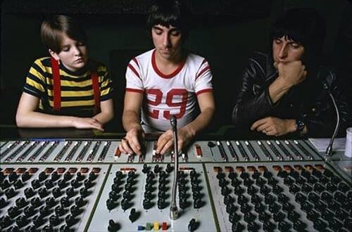 Photo of Keith Moon and John Entwistle with